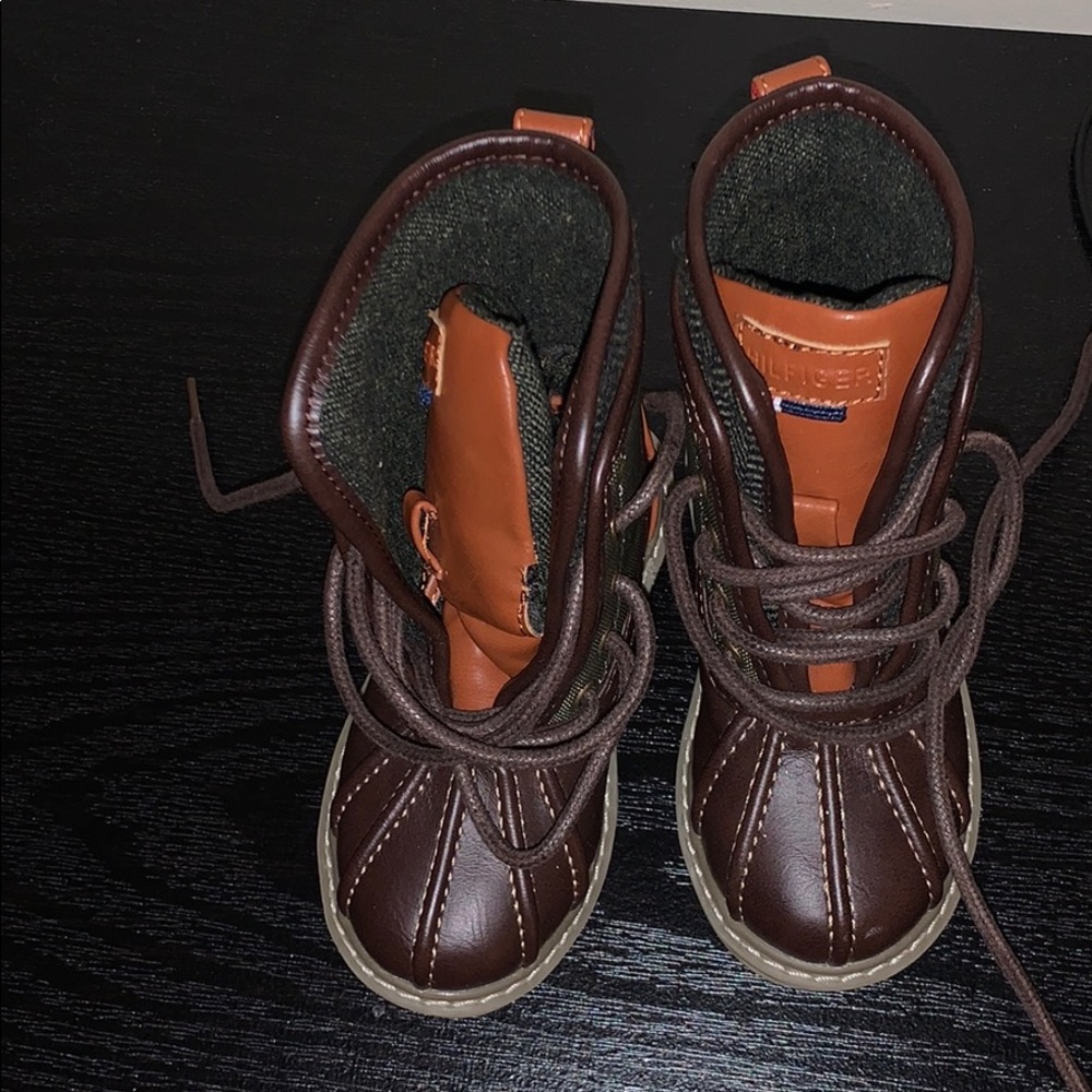Tommy Hilfiger lil Charles duck boot